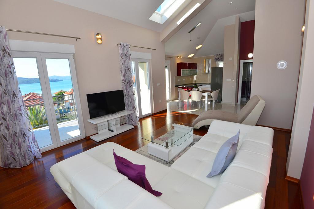 Apartments Villa Coratina Trogir Luaran gambar