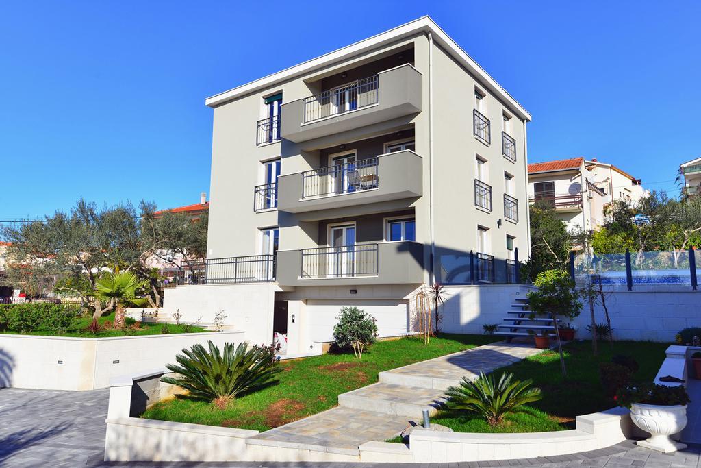 Apartments Villa Coratina Trogir Luaran gambar
