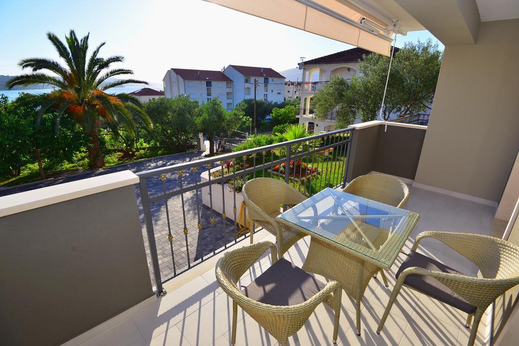 Apartments Villa Coratina Trogir Luaran gambar
